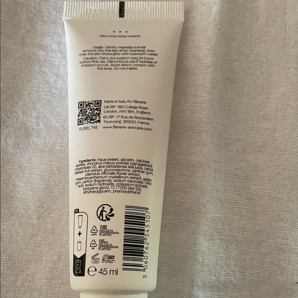 Flanerie Water Lily PHA Exfoliator - Picture 2 of 3